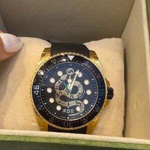 Gucci Mens Fashion Watch